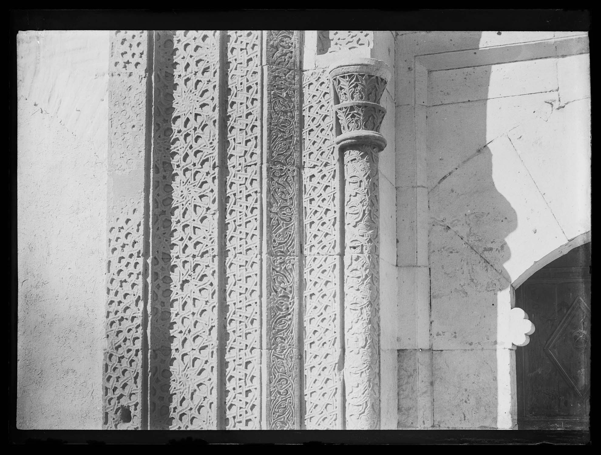 Portail d'entrée et minaret